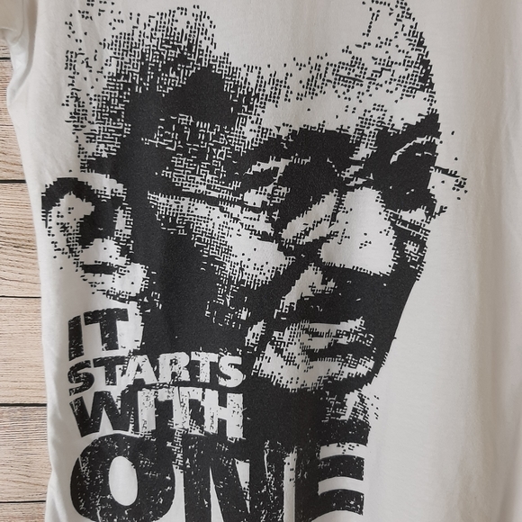 ME to WE Ghandi Tshirt IT STARTS With one - Picture 2 of 5